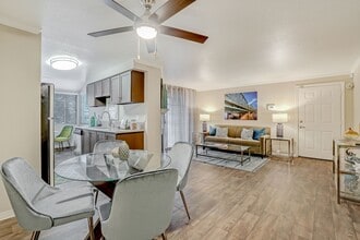 Building Photo - Walnut Grove Landing