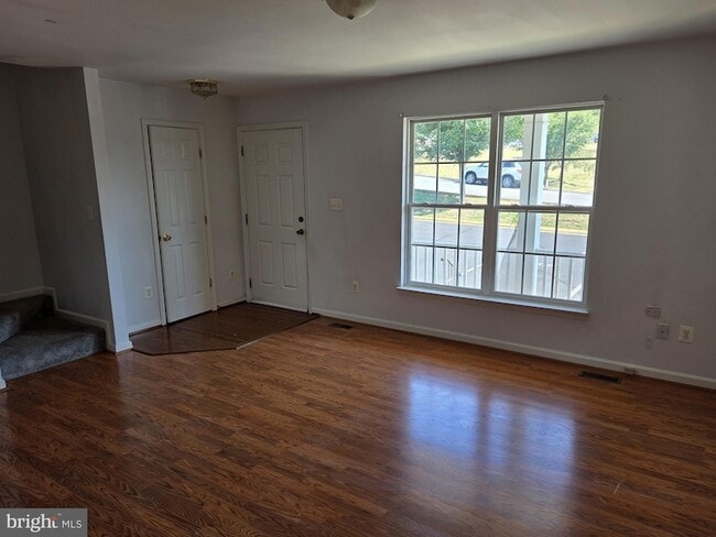 Foto del edificio - 404 Pendleton Ln