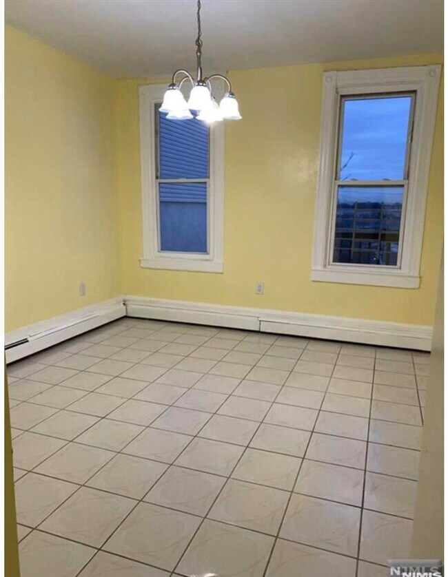 Foto del edificio - 3223 Liberty Ave