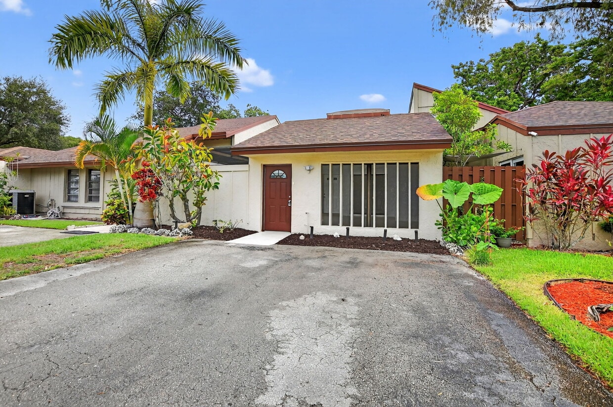 Foto principal - 22576 Vistawood Way