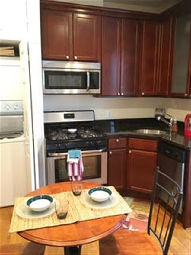 Primary Photo - 51 Lopez St