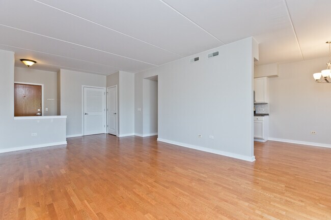 Foto del edificio - 5588 N Lincoln Ave