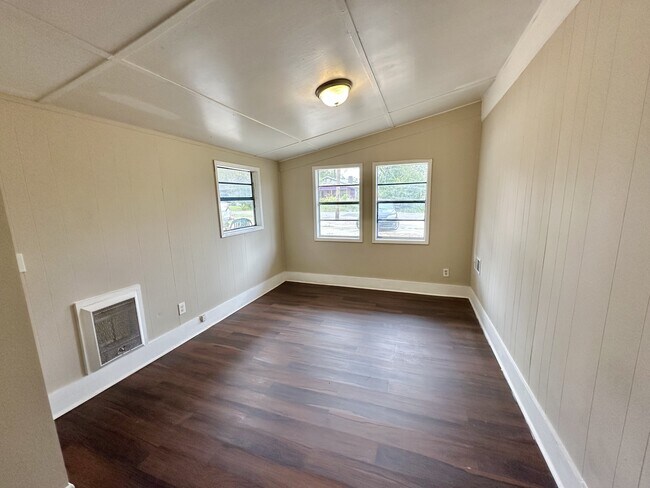 Foto del edificio - 3609 Ellis Ave SW