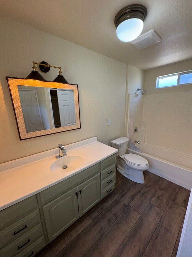 Building Photo - 4189