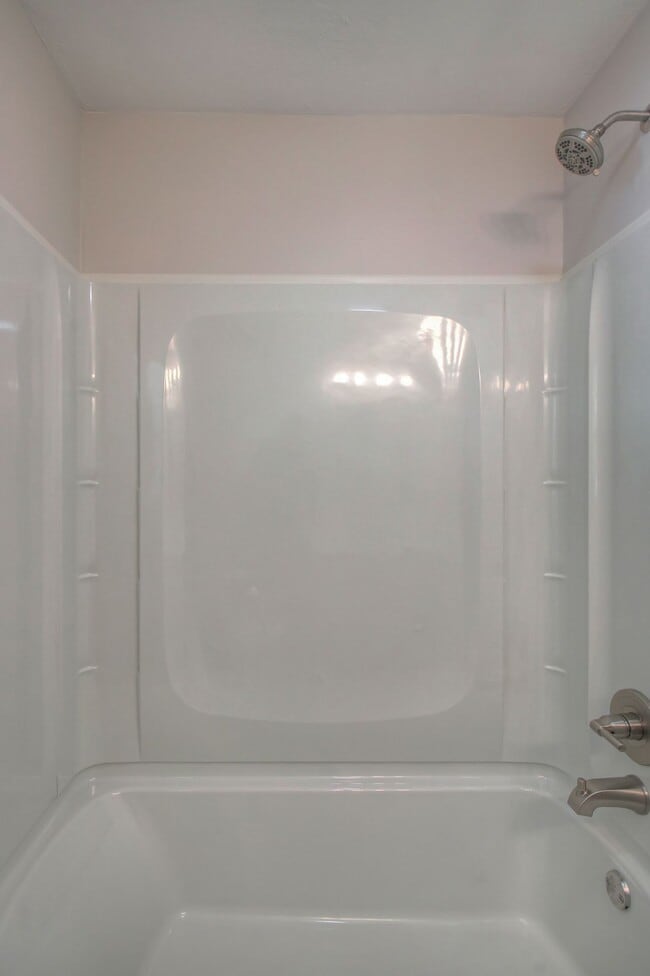 Building Photo - Great Remodeled 2BR Spring Hill Home