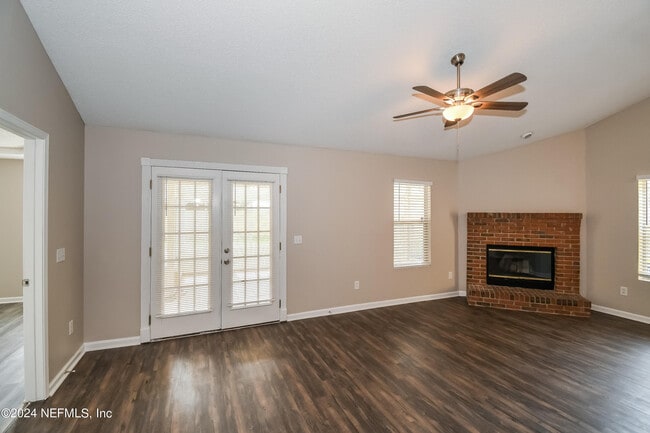 Foto del edificio - 11516 Birch Forest Cir E