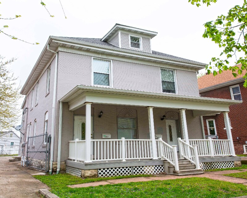 Foto principal - 2221 Benton St