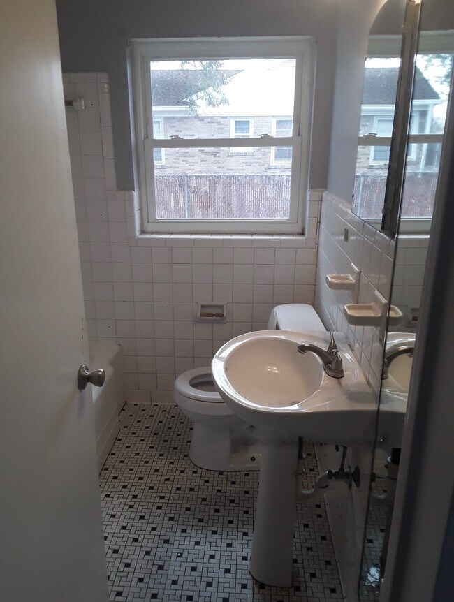Foto del edificio - 302 N Bonner Ave