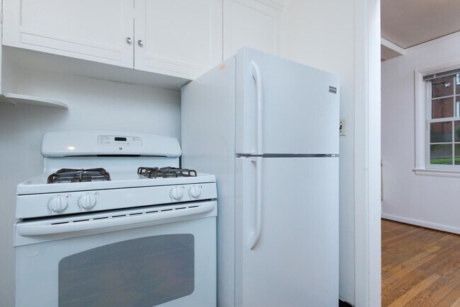 Foto del edificio - Vintage 2 Bedroom Townhouse