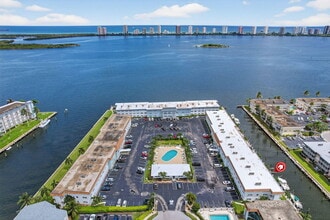 Building Photo - 110 Shore Ct