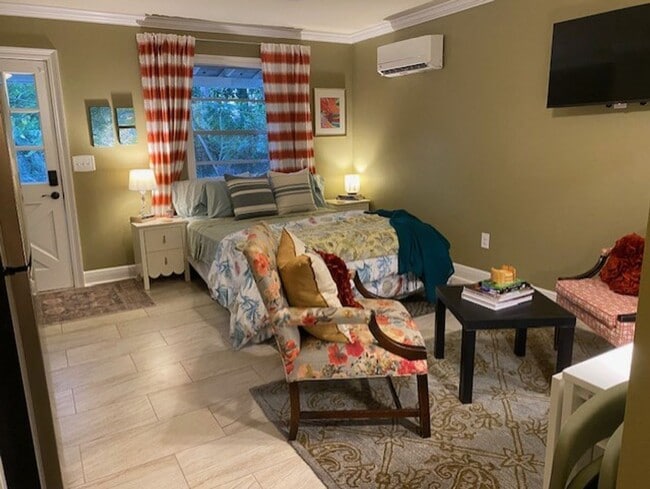 Photo - Kings Drive Apartment