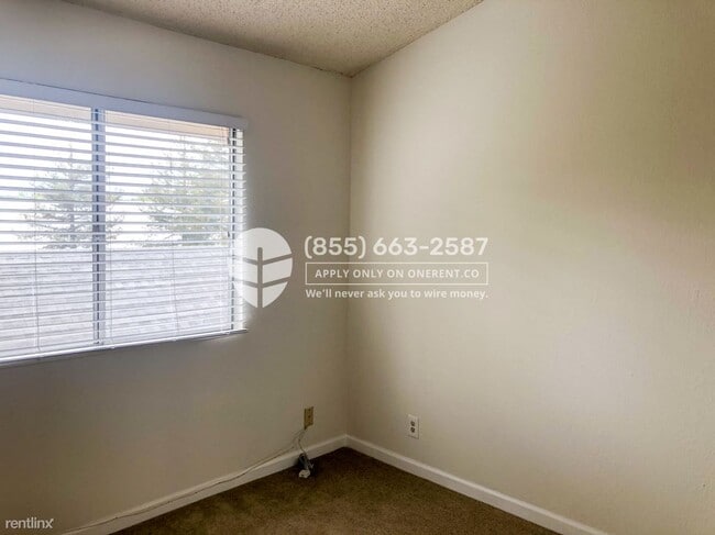 Building Photo - 1122 Cedar Gables Dr