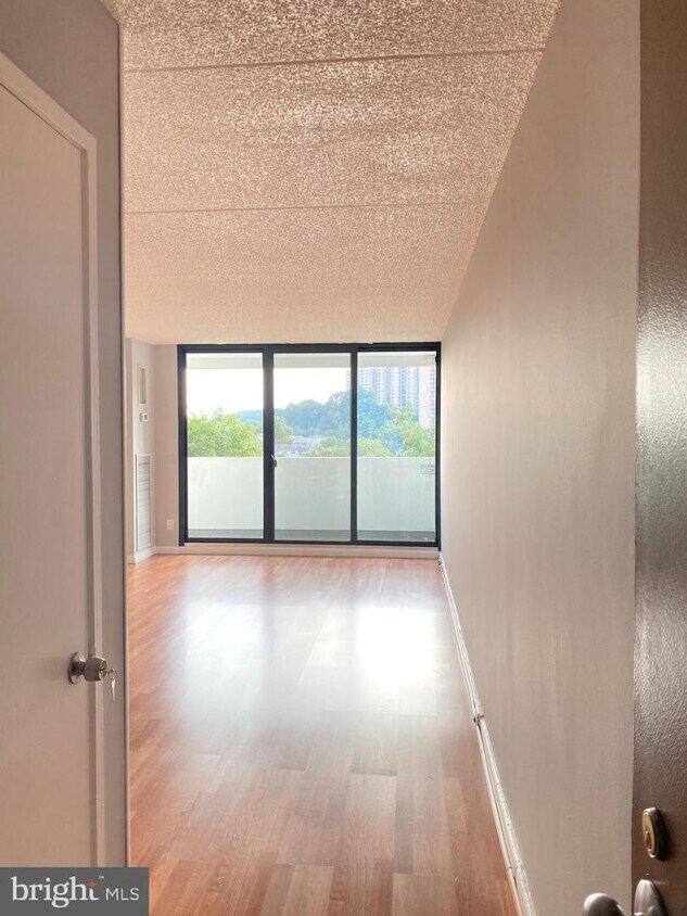 Foto principal - 5911 Edsall Rd