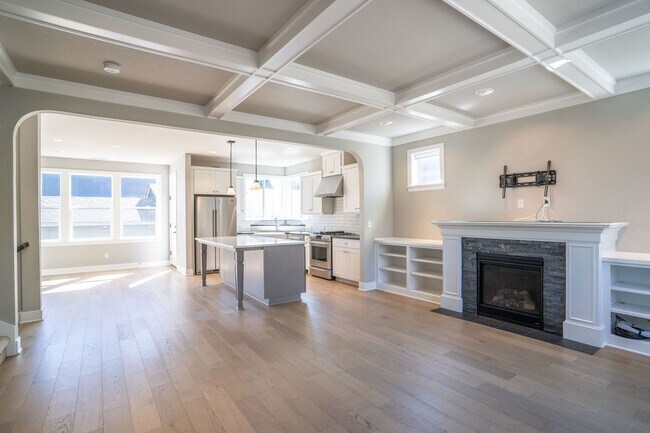 Foto del edificio - LUXURY SELLWOOD HOME! PHENOMENAL LOCATION ...