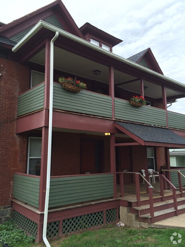 Building Photo - 1037 Hepburn St