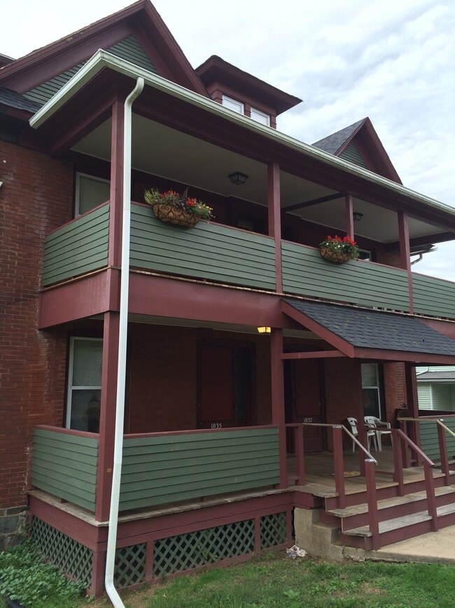 Building Photo - 1037 Hepburn St