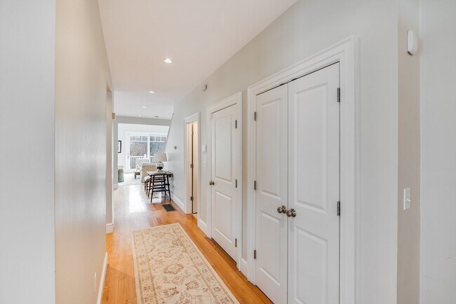 Foto del edificio - 82 Johnson Woods Dr