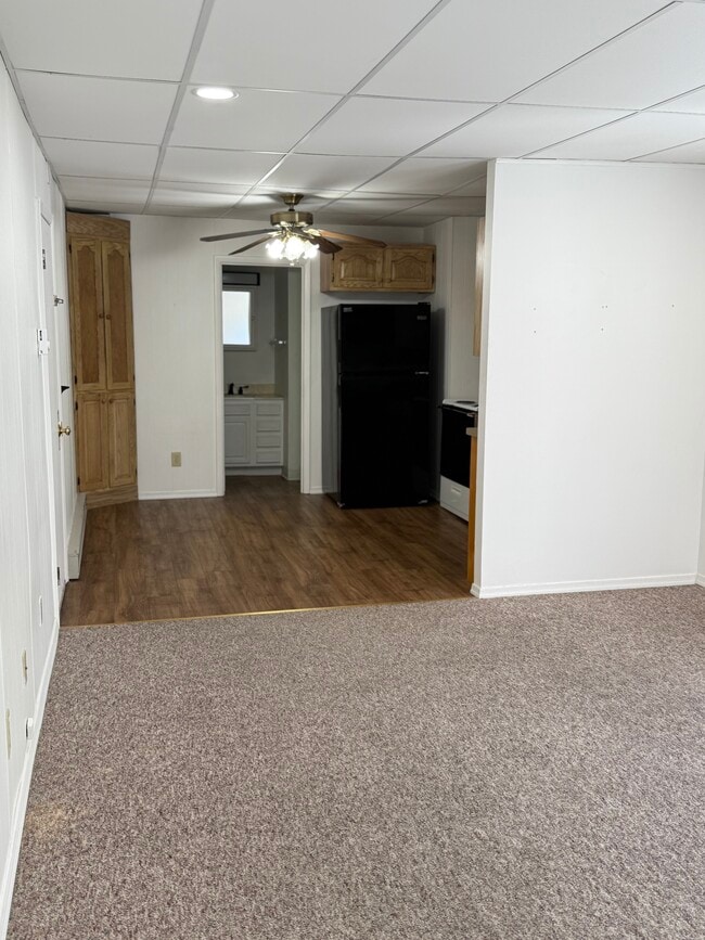 Building Photo - 339 S Poplar St