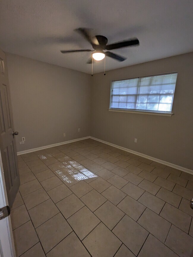 Foto del edificio - 931 Central Ave