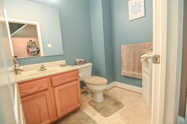 Building Photo - Piney Orchard Townhome