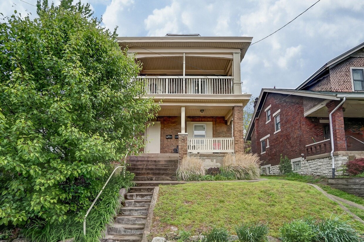 Photo - 350 Volkert Ave