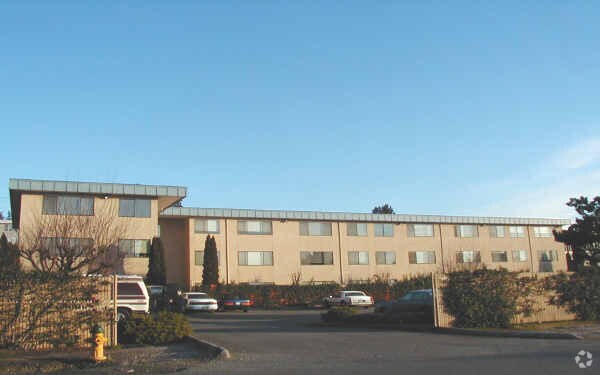 Building Photo - The Trianon Apartments