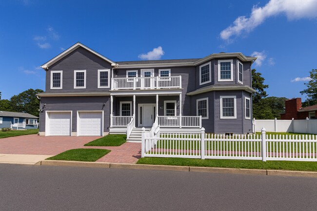 Building Photo - Beautifully Renovated 4-Bedroom Colonial –...