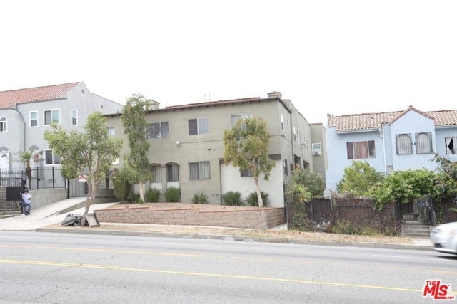 Primary Photo - 1843 South La Brea Ave