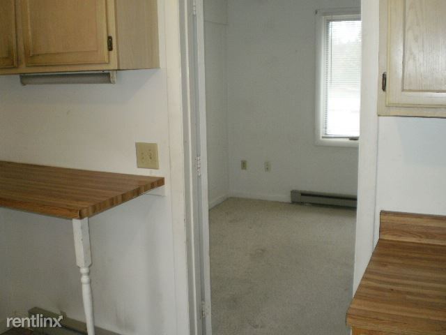Building Photo - 3 br, 1 bath Apartment - 169 Elm St B Unit B