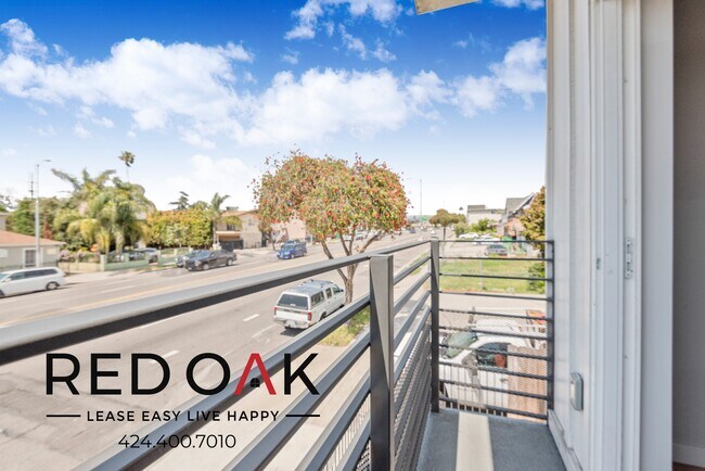 Foto del edificio - Incredible Three Bedroom, Bright And Sunny...