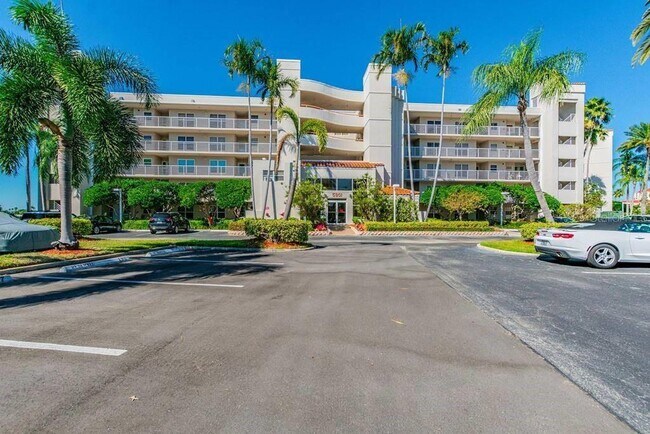 Foto del edificio - 5901 Bahia Del Mar Cir N