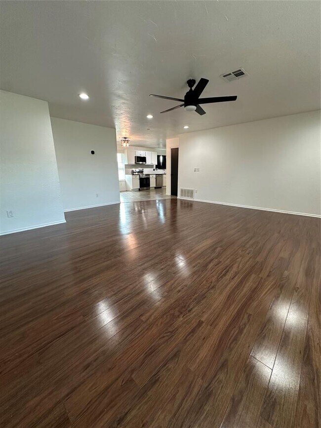 Foto del edificio - 322 W Maple Branch Way