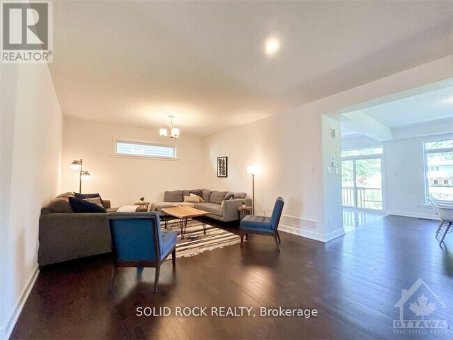 Photo du bâtiment - 764 Ovation Grv