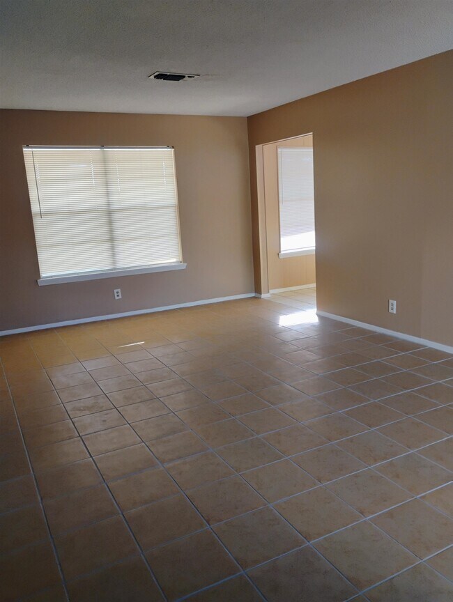 Foto del edificio - 219 Elizabeth Dr