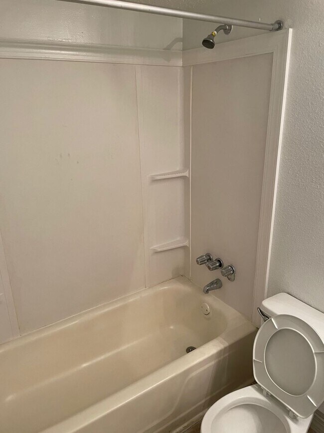 Foto del edificio - Ground Floor Two bedroom condo