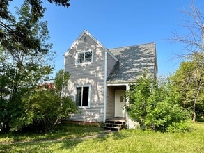 Building Photo - 1227 Grand Ave