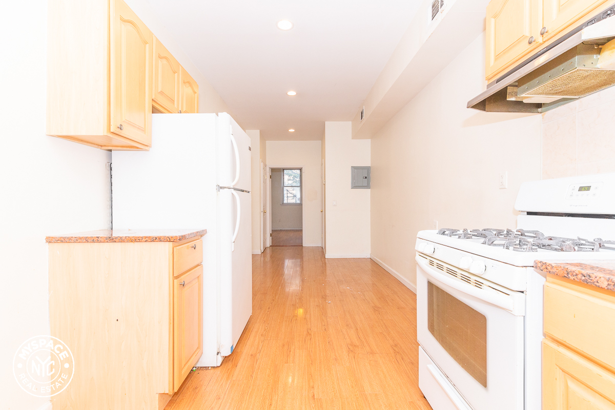 Primary Photo - 30 Driggs Ave