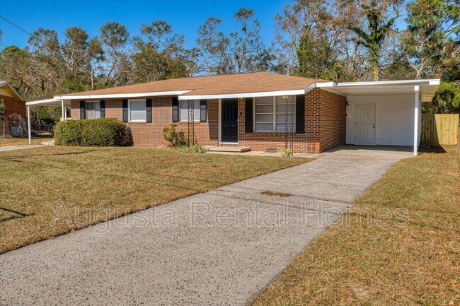 Building Photo - 1427 Ridgewood Dr