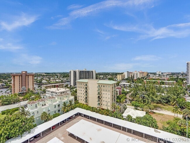 Building Photo - 405 N Ocean Blvd