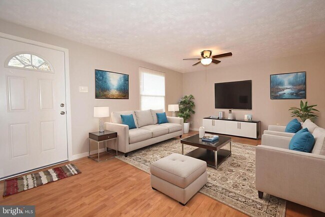 Foto del edificio - 7045 MacBeth Way