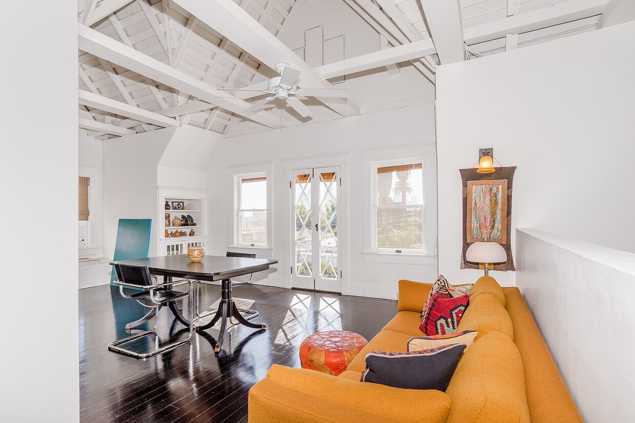 Foto principal - 1315 Kellam Avenue | Upper Unit