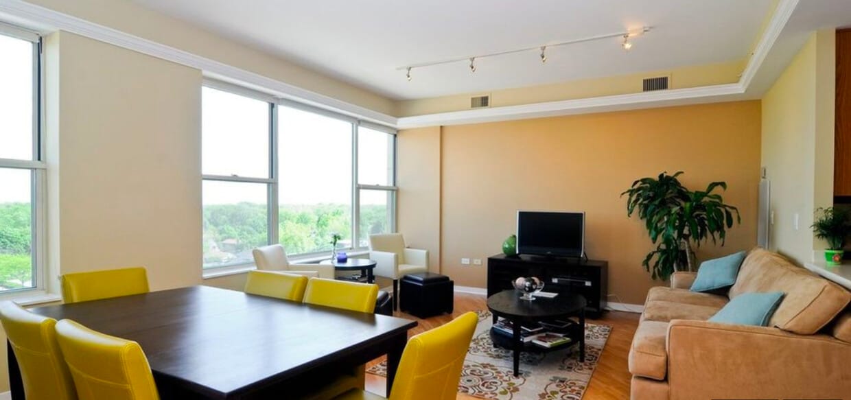 77 S Evergreen Ave, Arlington Heights, IL 60005 Condo for Rent in