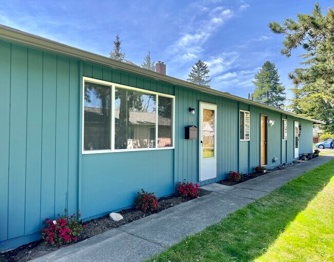Building Photo - 3609 Fawcett Ave