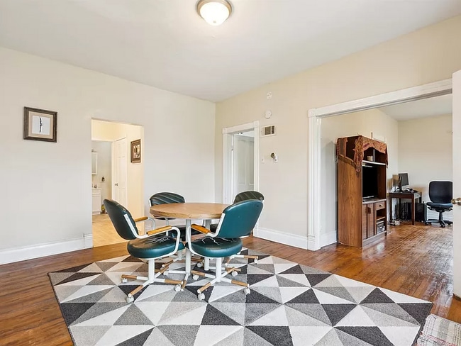 Building Photo - 1021 Walnut St