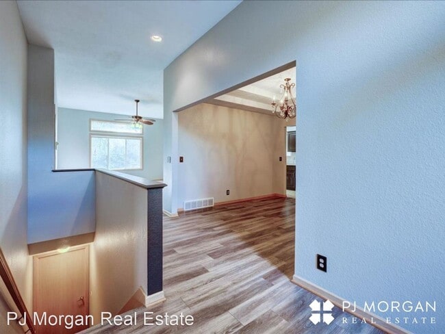 Building Photo - 2 br, 2 bath House - 10027 S 171st St.