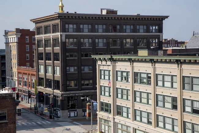 oreilly_dev_kansascity_mulberrylofts_rooftop-4.82972164-7941-4dbe-898f-b103d840d946.jpg - Mulberry Lofts