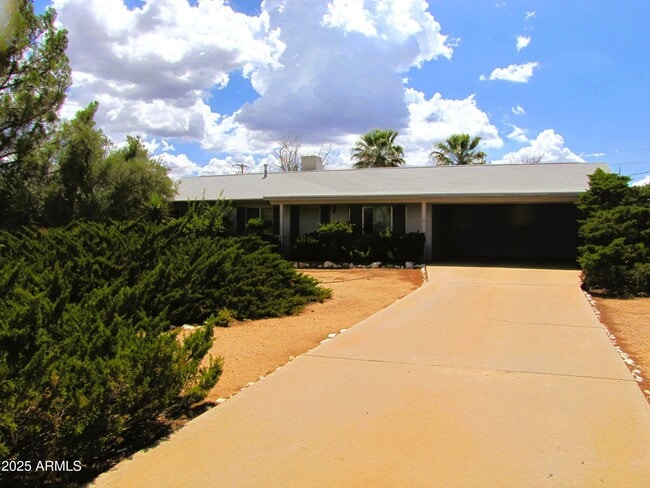 Building Photo - 1516 Hummingbird Ln