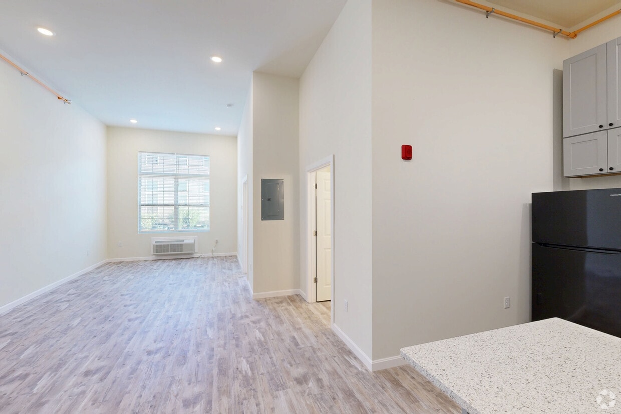 Photo - Pine Street Apartments