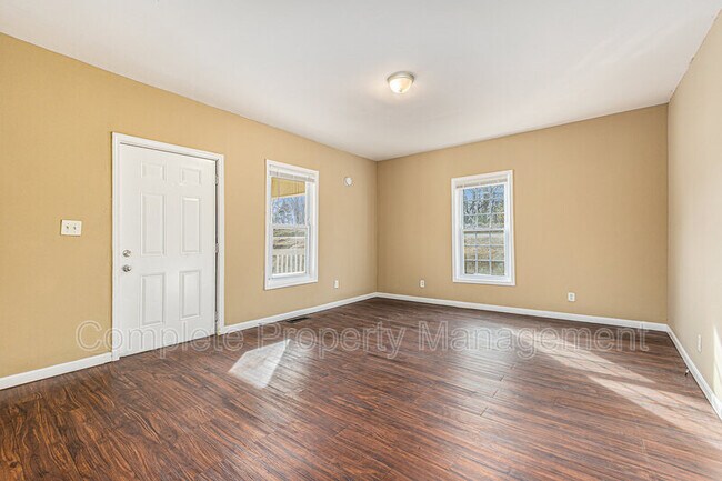 Foto del edificio - 540 1st Ave NE