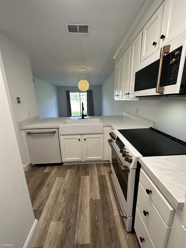 Foto del edificio - 2 br, 1 bath Condo - 700 West Pope Road